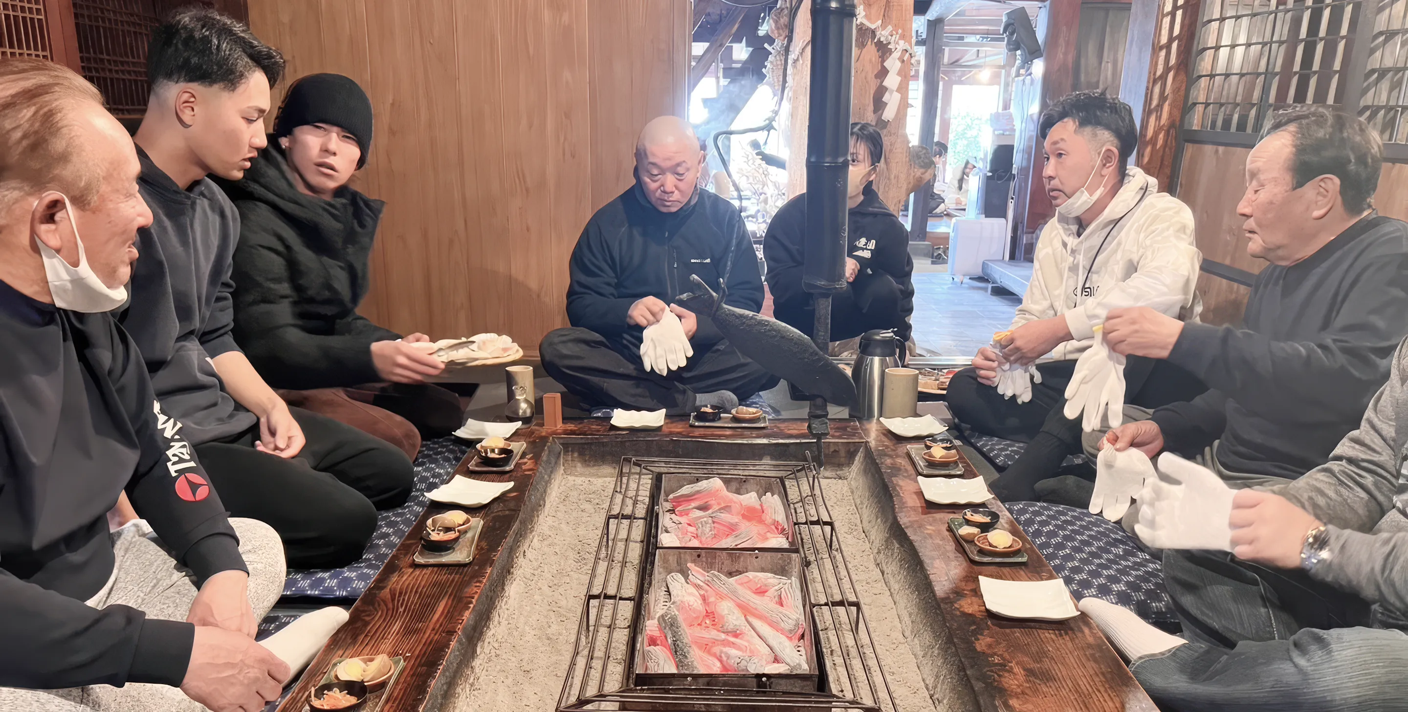 南行株式会社のスタッフ集合写真